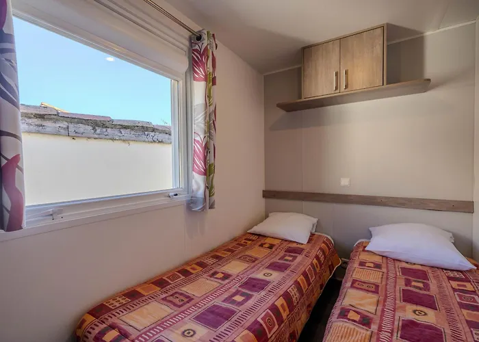 Mobil-home 6 Personnes Hébergement de vacances *